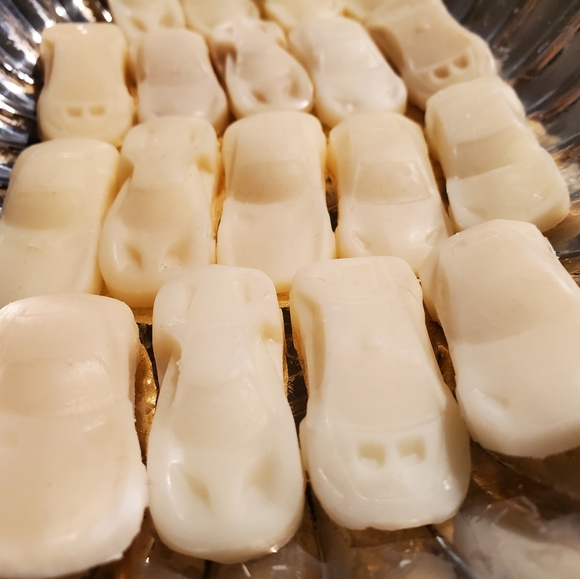 ☕️ 12 Car Wax Melts ~ Coffee Shop Scent ~ Home Made Car Wax Melts - Picture 9 of 12